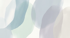 Motif du papier peint panoramique abstrait LUMA, aux formes organiques translucides bleu pastel, vert d'eau et lavande.